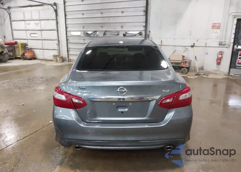 2018 Nissan Altima 2.5 S/2.5 Sl/2.5 Sr/2.5 Sv z USA, uszkodzony, nr VIN 1N4AL3AP8JC255851